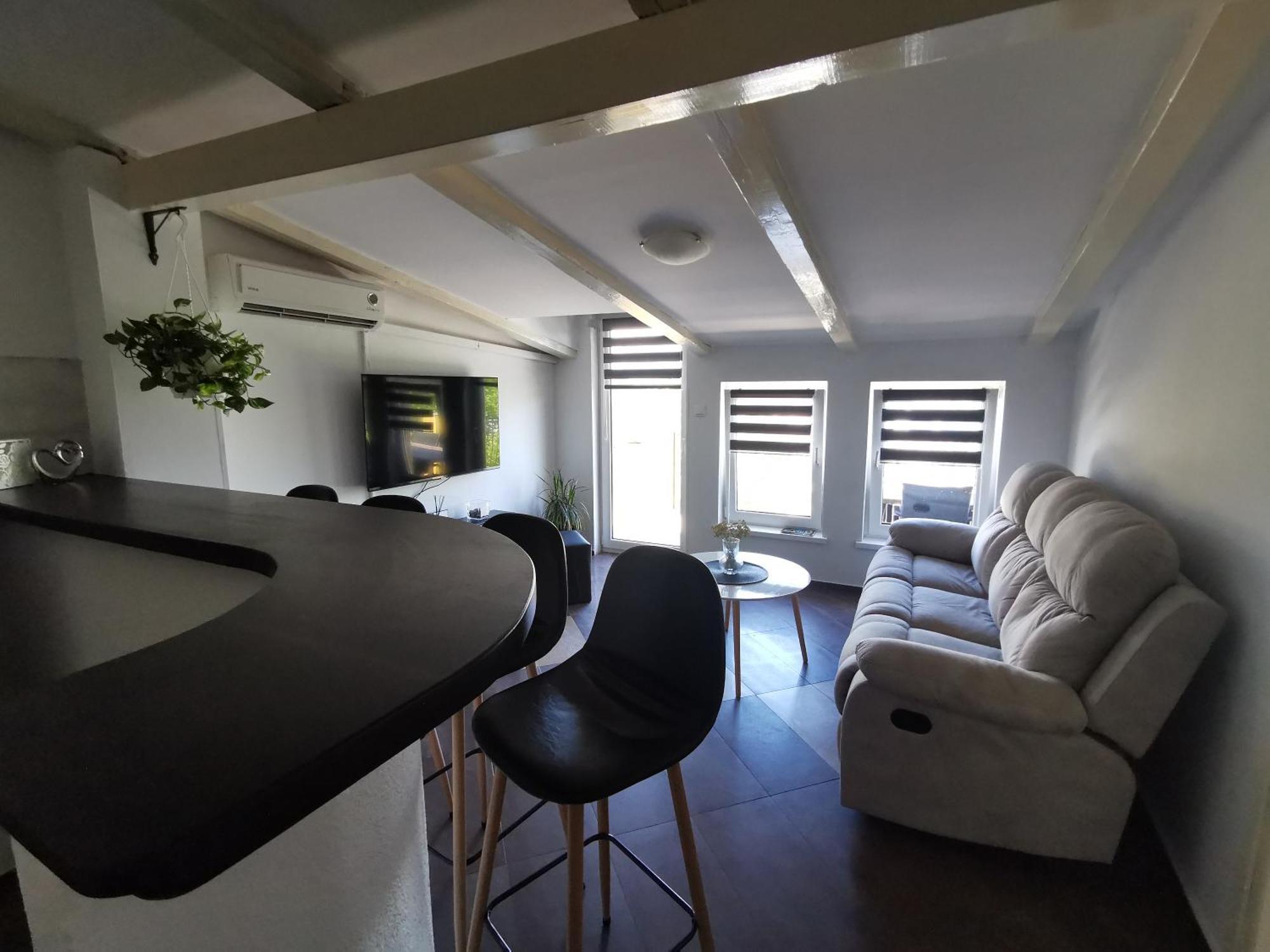 Katy Apartment *